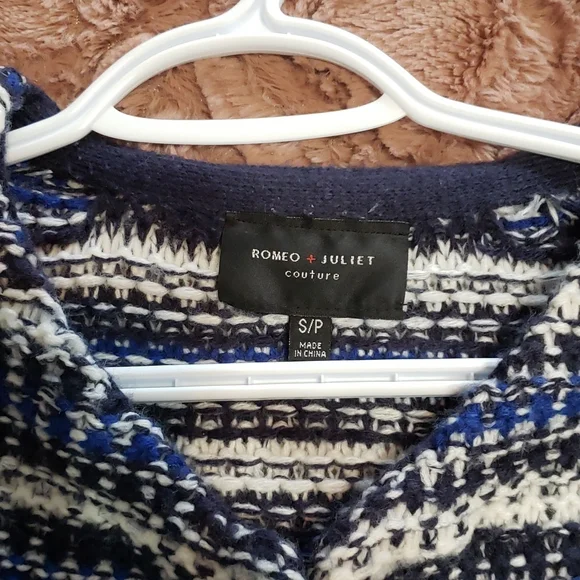 Sweater - Picture 3 of 4